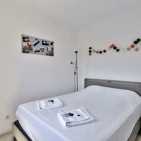 דירה Cozy With Balcony! נאנט
